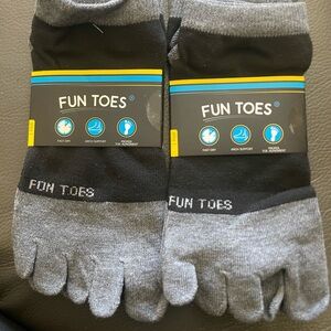 Fun Toes Black and Gray Toe Socks